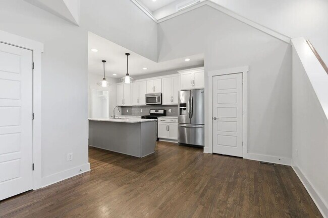 Building Photo - 1224 Bessie Ave