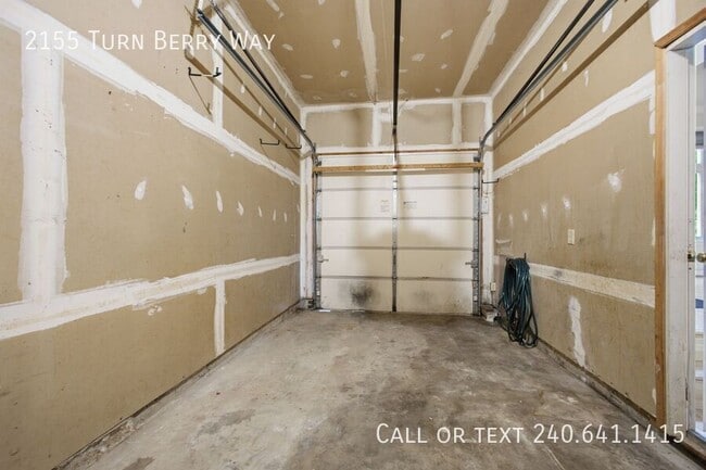 Building Photo - 2155 Turn Berry Way
