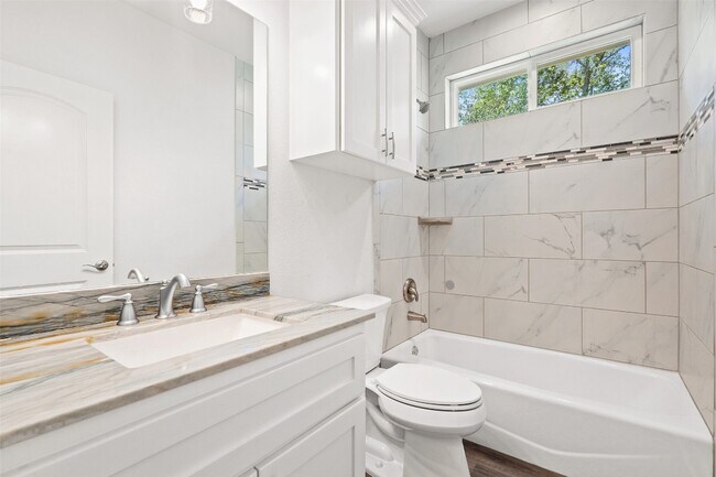 Building Photo - 129 Diamond Head Dr