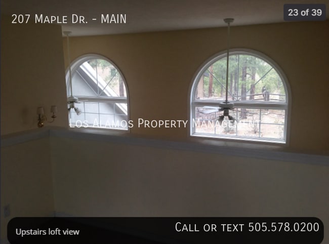 Building Photo - 207 Maple Dr