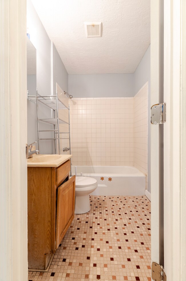 Building Photo - 1826 Leland St