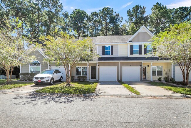 Building Photo - Beautiful FOUR bedroom townhome in Goose Creek!