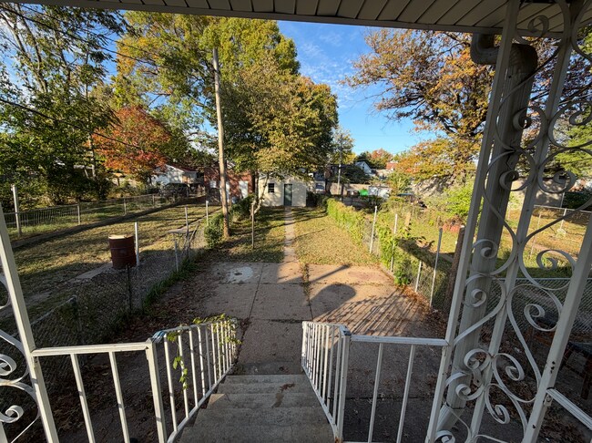 Building Photo - 5331 Arsenal St