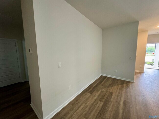 Building Photo - 3240 Cool Spgs Ave SW