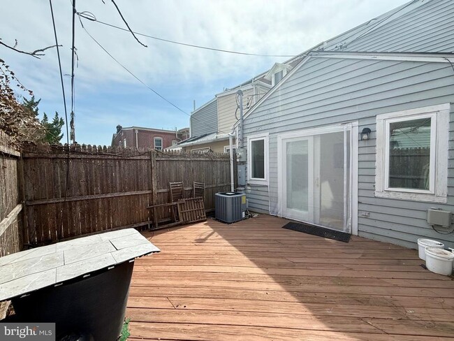 Building Photo - 2623 W 18th St