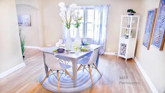 Building Photo - Spacious 6-Bedrooms, 2.5 - Bath Home by Ball State Campus! + 2 Car Garage