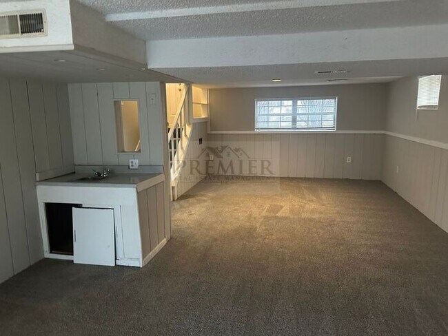 Building Photo - Spacious 3 bd/2 19716 E Millhaven St, Inde...