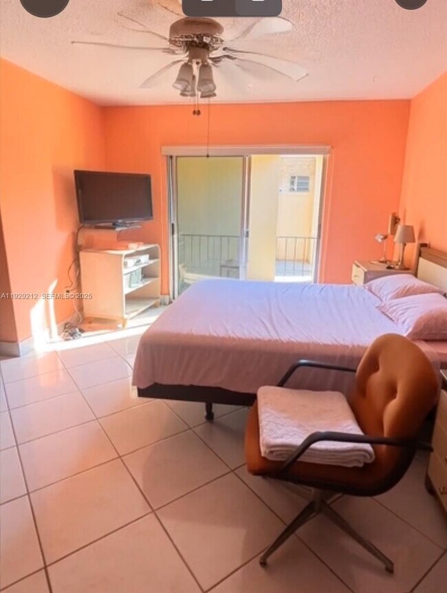 Building Photo - 440 E 23rd St