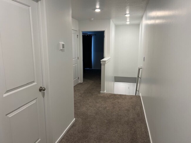 Building Photo - Long Valley Gem! $500 Move in Credit in December!