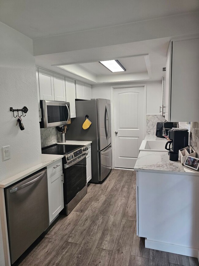 Building Photo - Beautifully Renovated 3 Bed/1 Bath Rambler in Lacey Available 6/01/26! Close to JBLM!!!