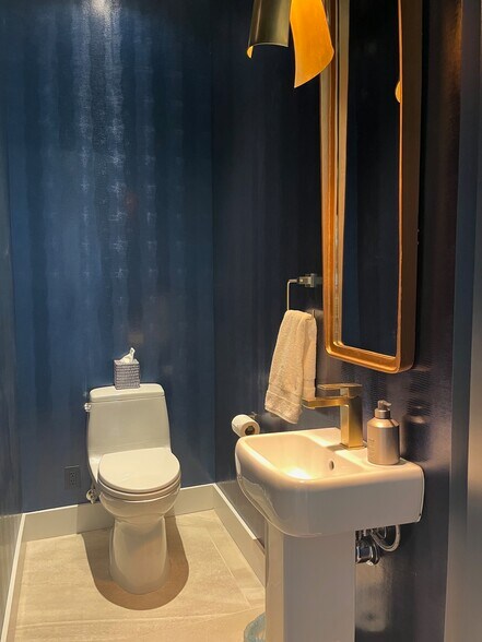 Powder Room - 47094 El Menara Cir