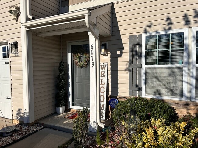 Building Photo - Exclusively Offered By Muse Realty Rentals...