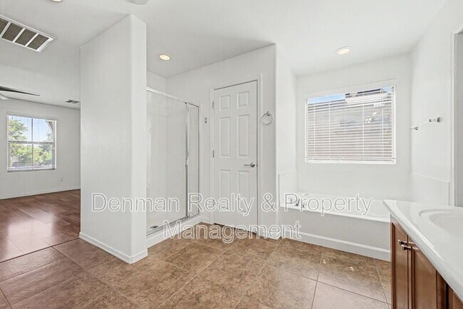 Building Photo - 2048 W Monte Cristo Ave