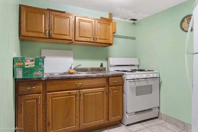 Building Photo - 8201 S Komensky Ave