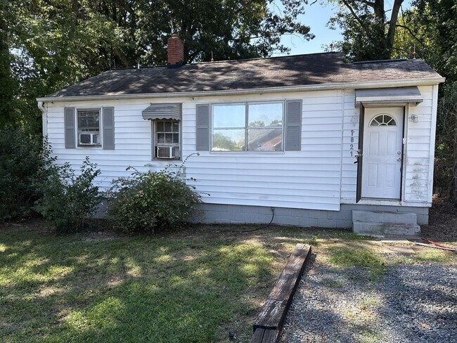 Building Photo - 1821 Gatewood Ave