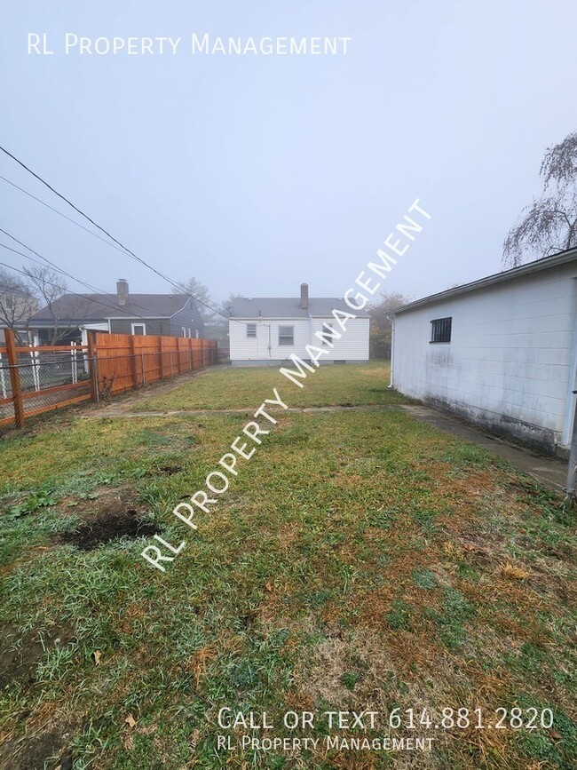 Building Photo - WAIVED APPLICATION FEES WITH SIGNED LEASE!...
