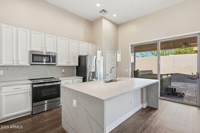 Building Photo - 7606 E Via Del Sol Dr