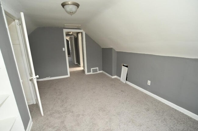 Building Photo - 778 Eddy Rd