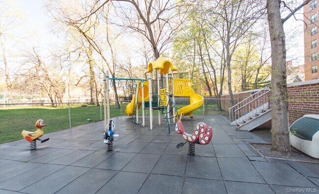 Building Photo - 3103 Fairfield Ave