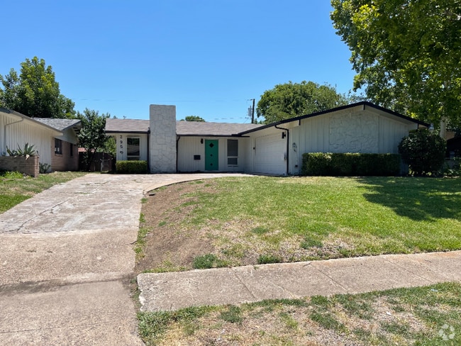 Building Photo - 2958 Talisman Dr