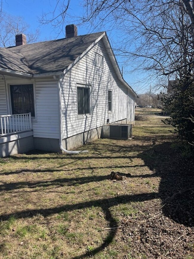 Building Photo - Woodbine / 440  Area Rental Home