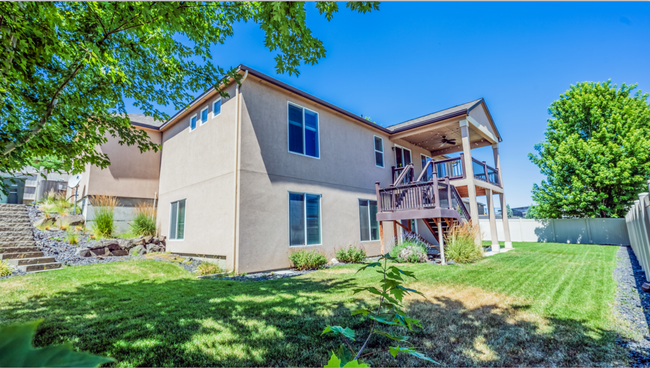 Building Photo - Stunning, Modern South Richland Home with ...