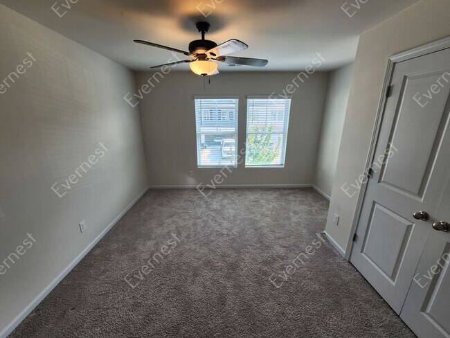 Building Photo - 4708 Fairfax Dr