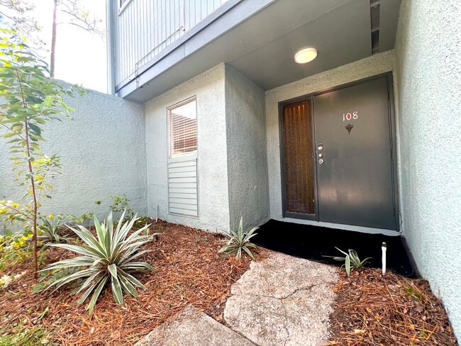 Building Photo - 709 SW 75th St