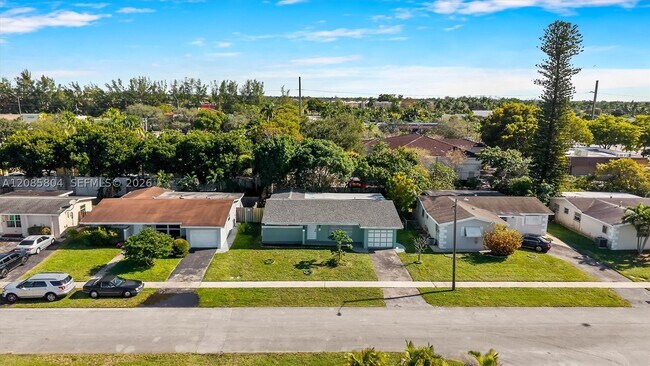 Building Photo - 2610 NW 83rd Ave