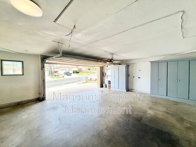 Building Photo - 11938 Venetian Dr