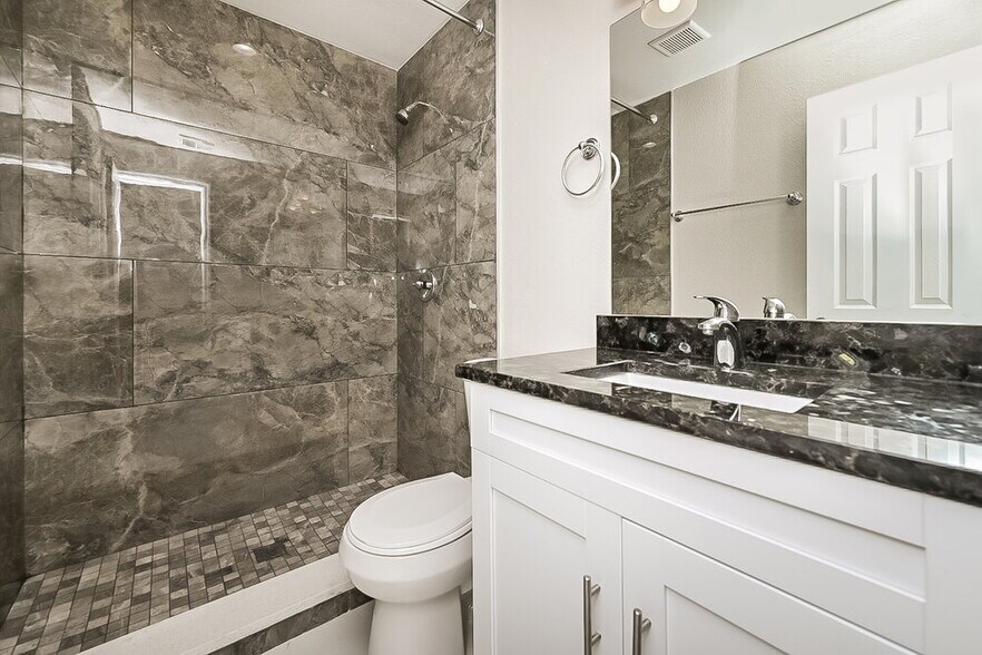 Building Photo - 1735 Tarah Trace Dr