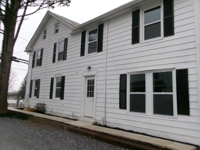 Primary Photo - 146 W Main St