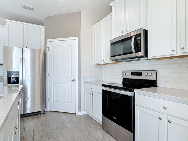 Building Photo - Beautiful Oak Leaf Preserve 3 Bedroom 2 Bathroom Smart Home