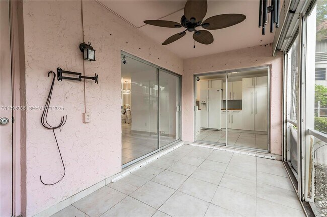 Building Photo - 8002 Lagos De Campo Blvd