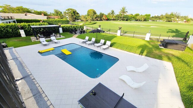 Building Photo - 4312 NE 22nd Ave