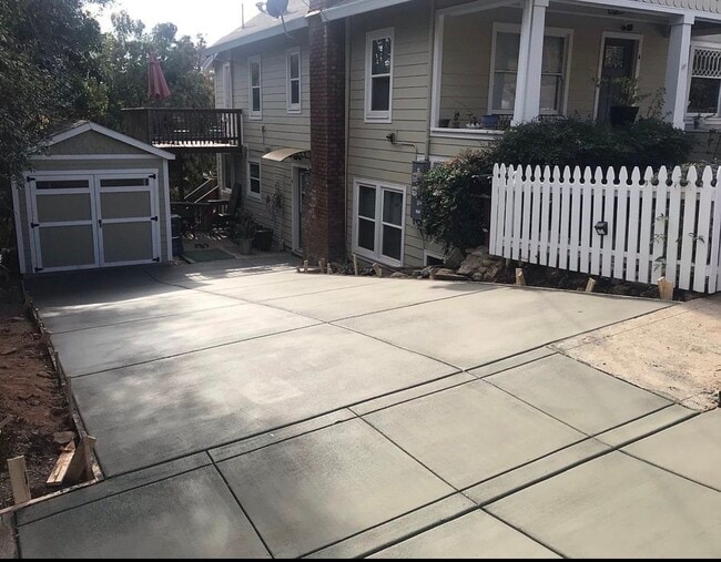 Primary Photo - 456 Linden Ave