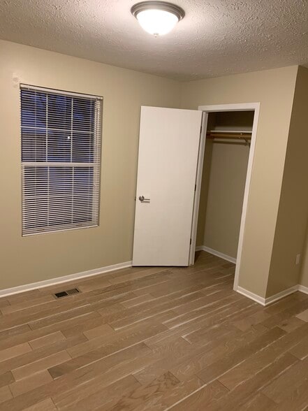 Building Photo - 1912 Remington Rd