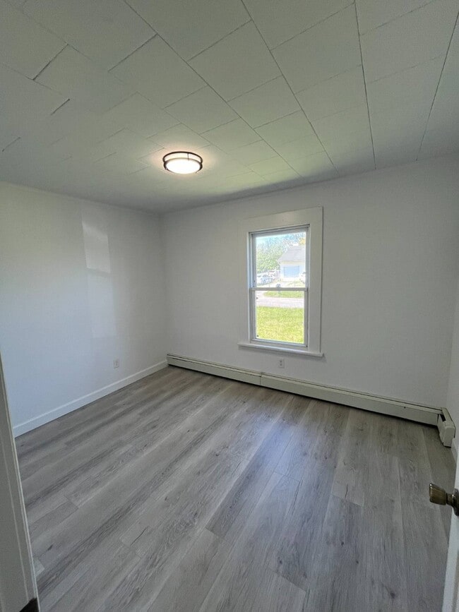 Building Photo - 82 Cranberry Dr