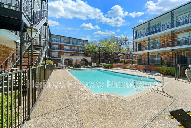 Building Photo - 8401 N New Braunfels Ave