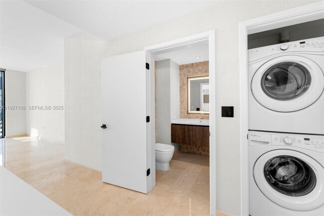 Building Photo - 88 SW 7th St