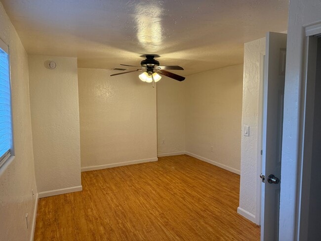 Building Photo - 4 Bedroom Home in Historic Central Phoenix | All Utilities Included