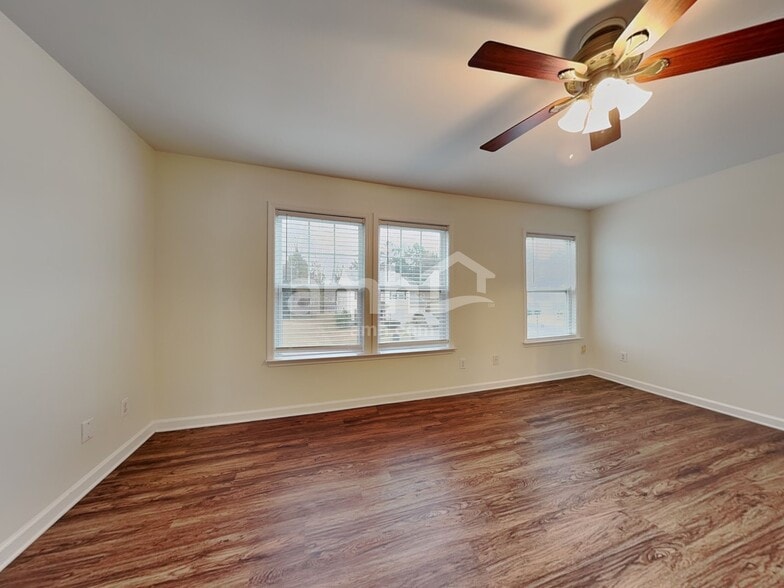 Building Photo - 11622 Village Pond Dr