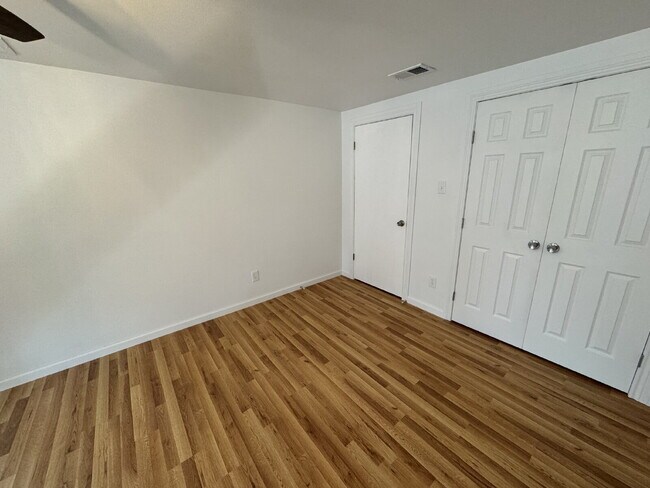 Building Photo - 2318 Fenwick Dr