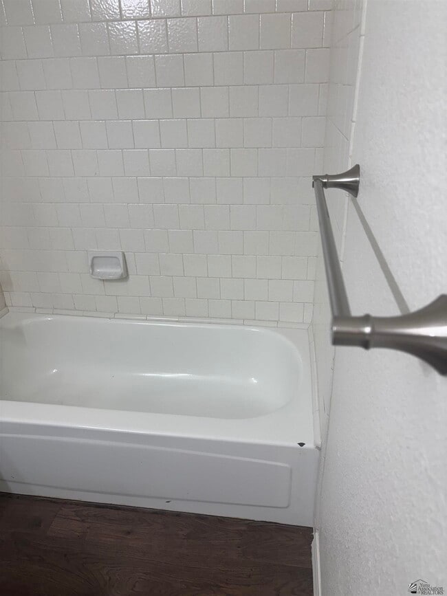 Building Photo - 2605 W 12th Pl