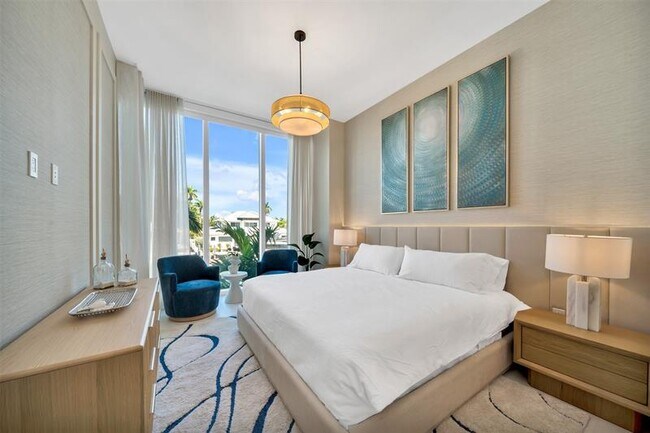 Building Photo - 2311 SE 17th St