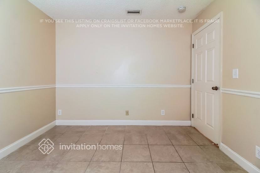 Building Photo - 5447 Twin Oakes Rd