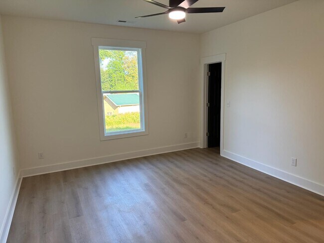 Building Photo - 403 Tribble St
