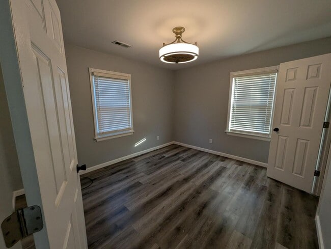 Building Photo - Dellwood Dream on Dennis