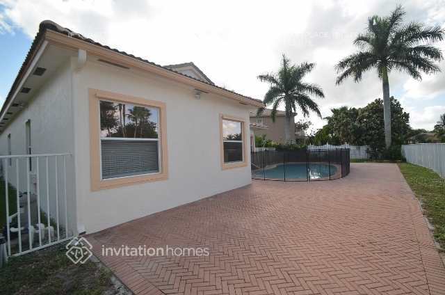 Building Photo - 7421 Water Dance Way