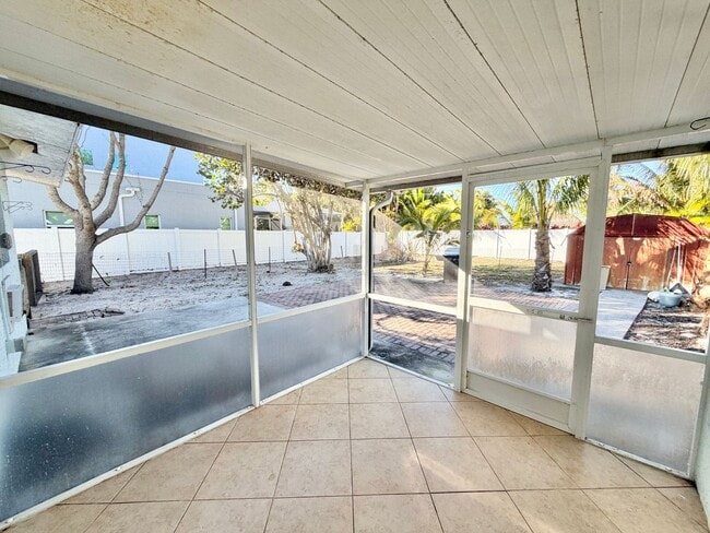 Building Photo - RFR (543 103rd Ave)